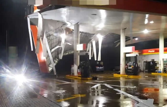 Temporais com queda de granizo provocam alagamentos e destelhamentos